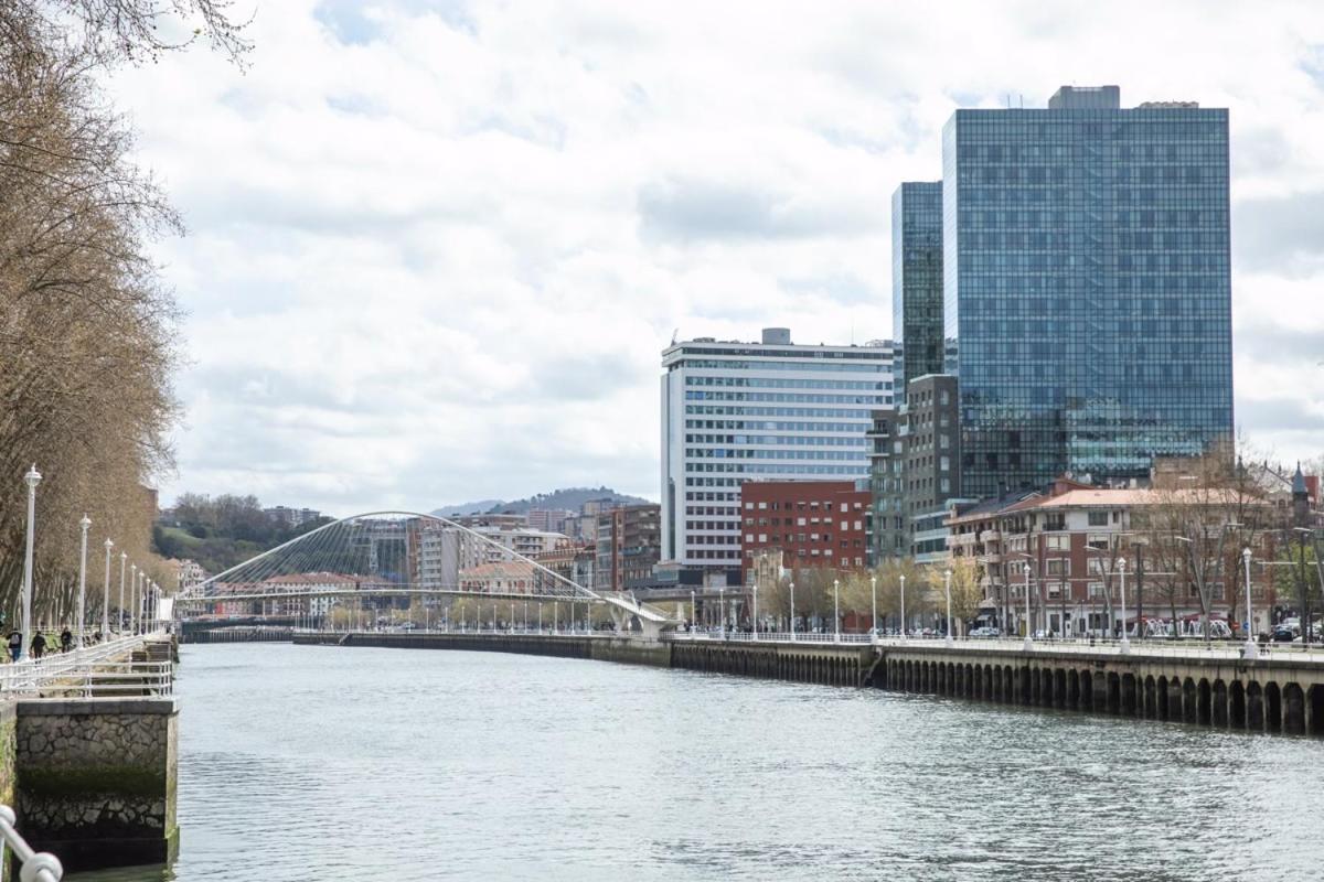 Pension H30 Bilbao Buitenkant foto